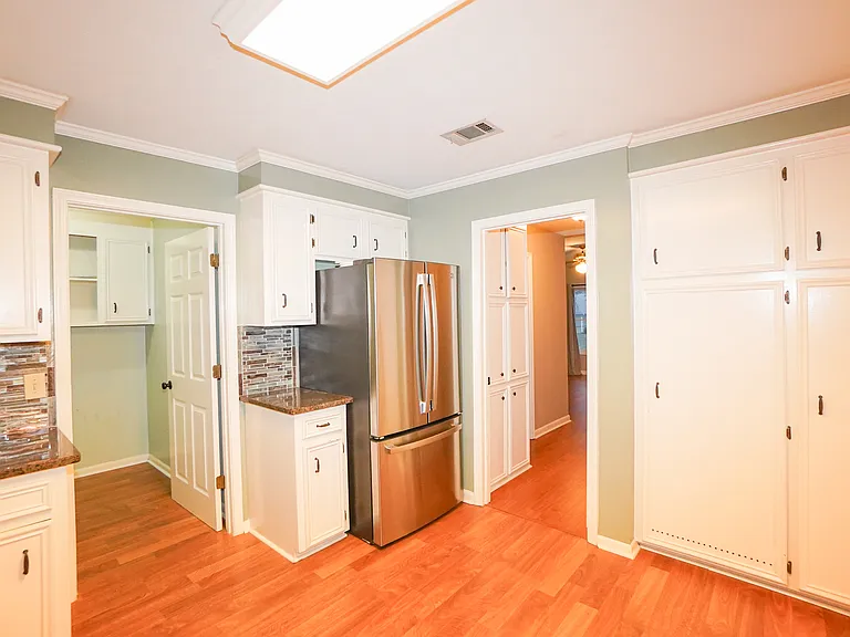 325 Mockingbird Ln — Photo 12