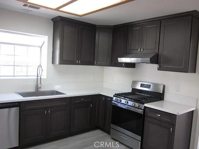 6017 Primrose Ave — Photo 9