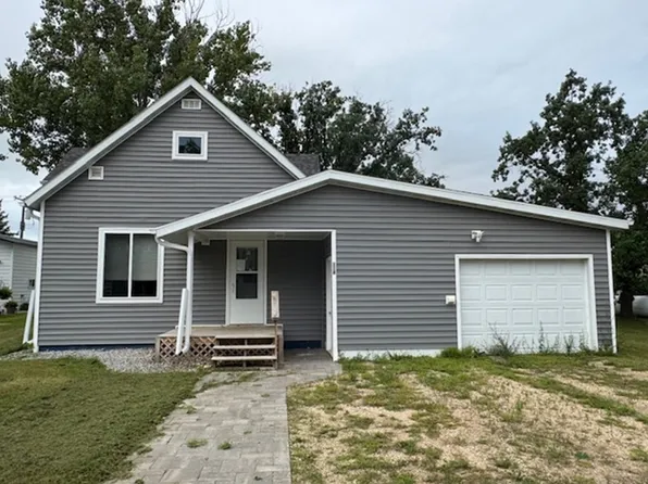 118 4th St S, Greenbush, MN 56726