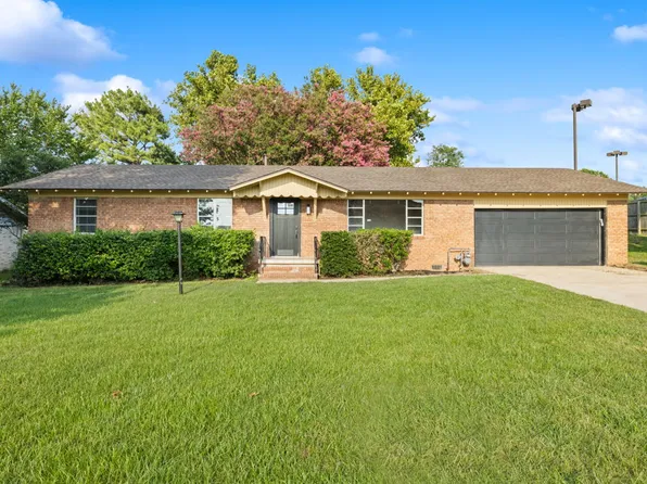 2415 S 64th St, Fort Smith, AR 72903