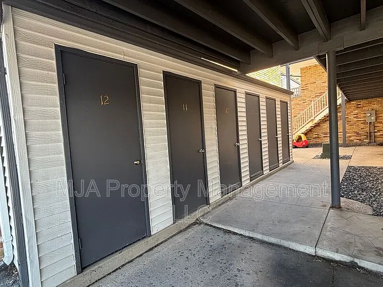1165 Edgewood Dr #2 — Photo 19