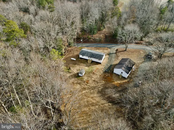 705 Oak Row Rd, Warsaw, VA 22572