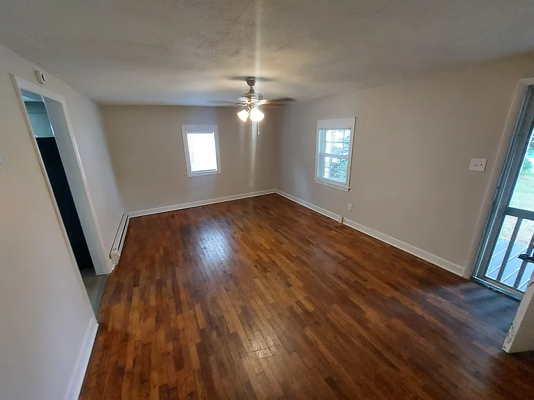 912 Beaumont Ave — Photo 7
