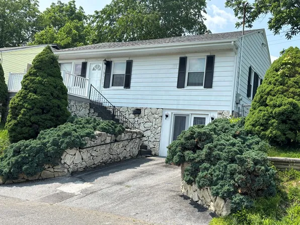 101 Aden St, Bluefield, VA 24605