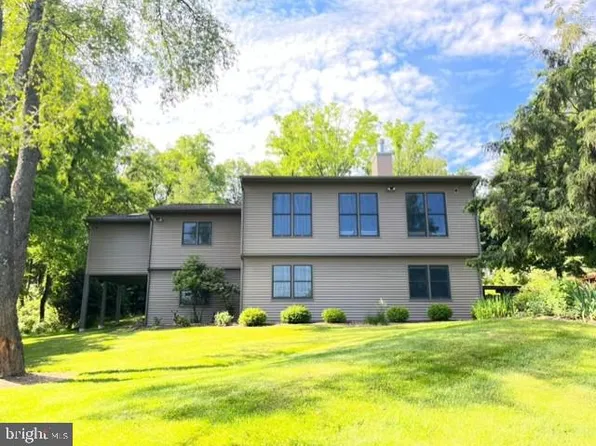 238 S Church St, Boalsburg, PA 16827