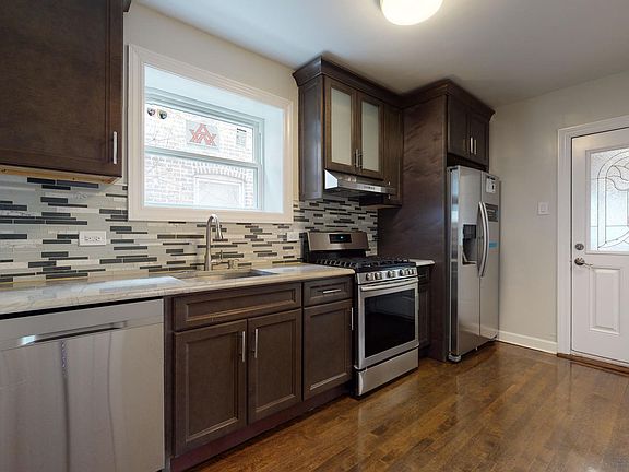 4th image of 6022 N Fairfield Ave