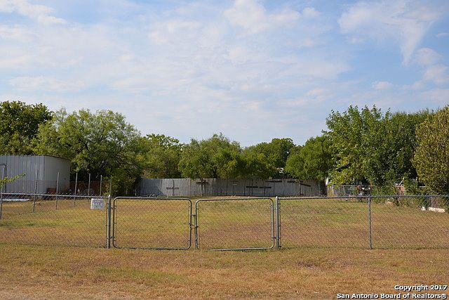 1st image of 543 Baltzell Ave