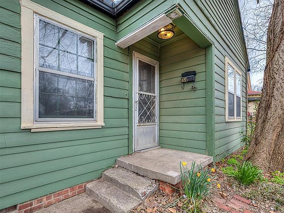3rd image of 427 Park Dr
