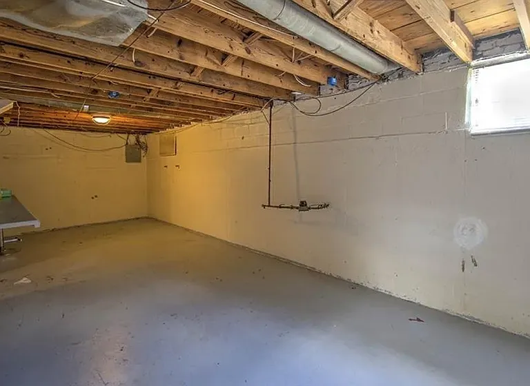 867 S Belmont Ave — Photo 10