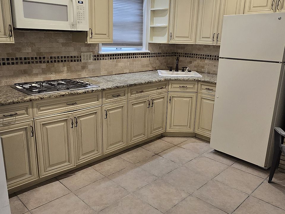 1st image of 157-44 97th St Floor 1