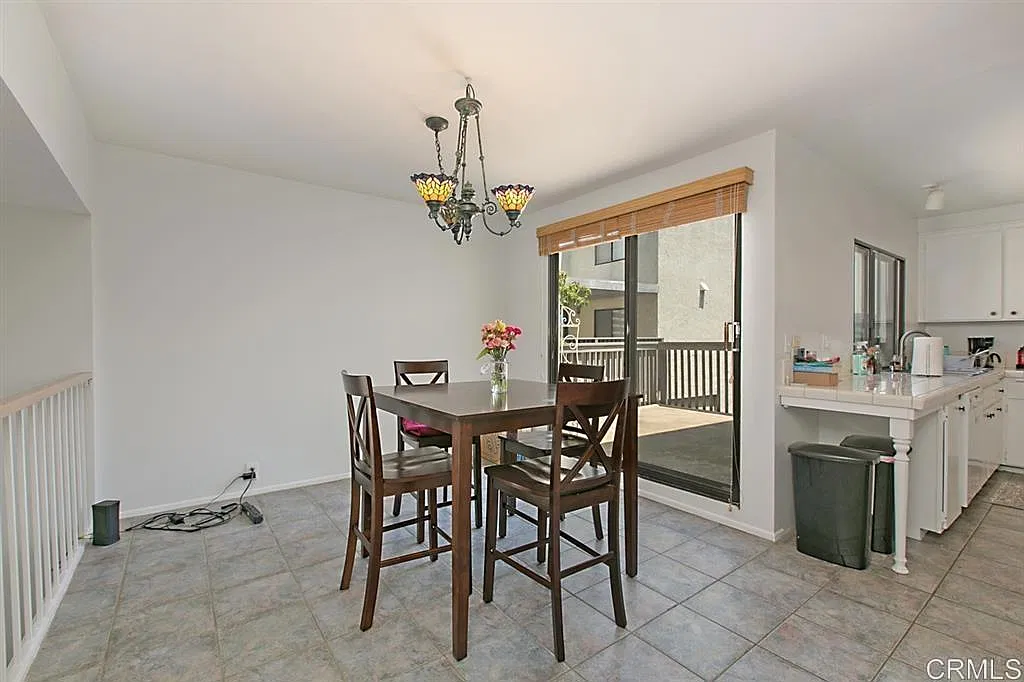 3 bed, 2.5 bath, 1446 sqft, $4,650 — Photo 4