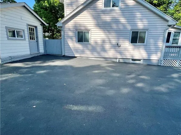 10 Hillcrest Drive, Greenwood Lake, NY 10925