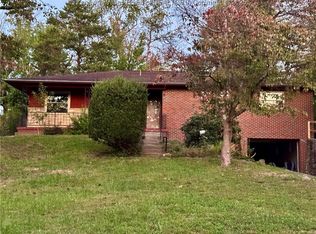 838 Observatory Dr, Saint Albans, WV 25177