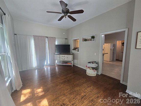 5th image of 130 Shiloh Rd