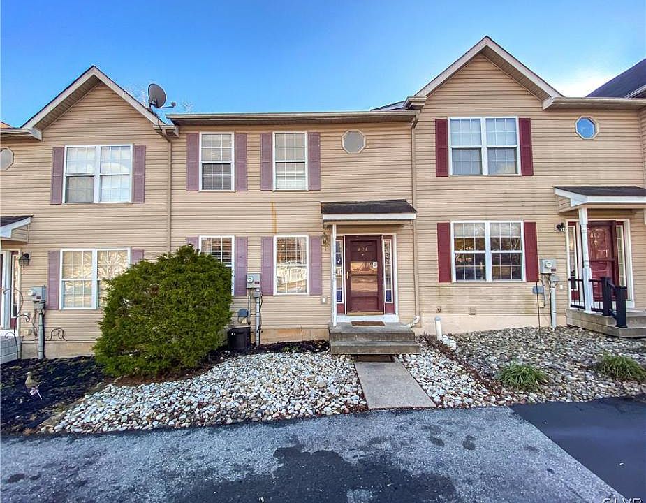 1st image of 804 Cove Ct