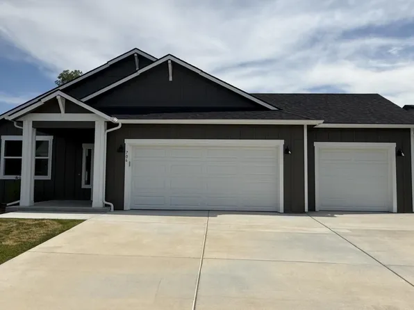 706 E 4th St, Deer Park, WA 99006
