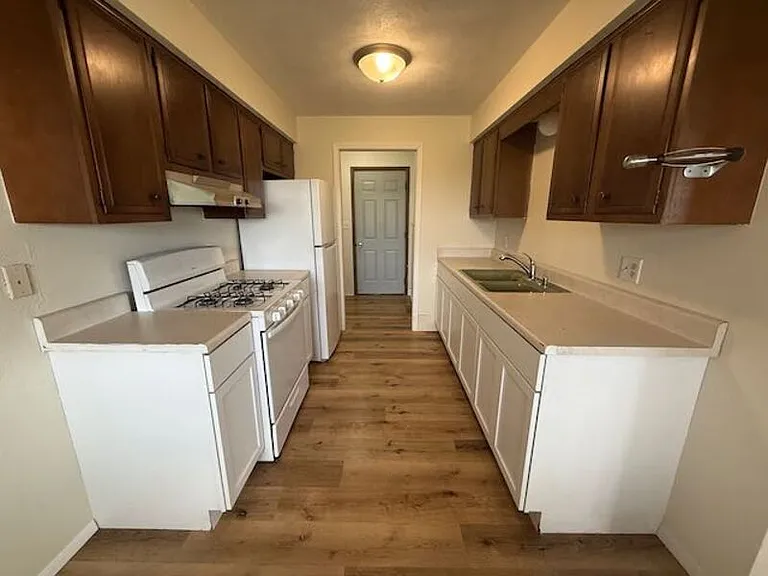 409 N Murphy Rd — Photo 5