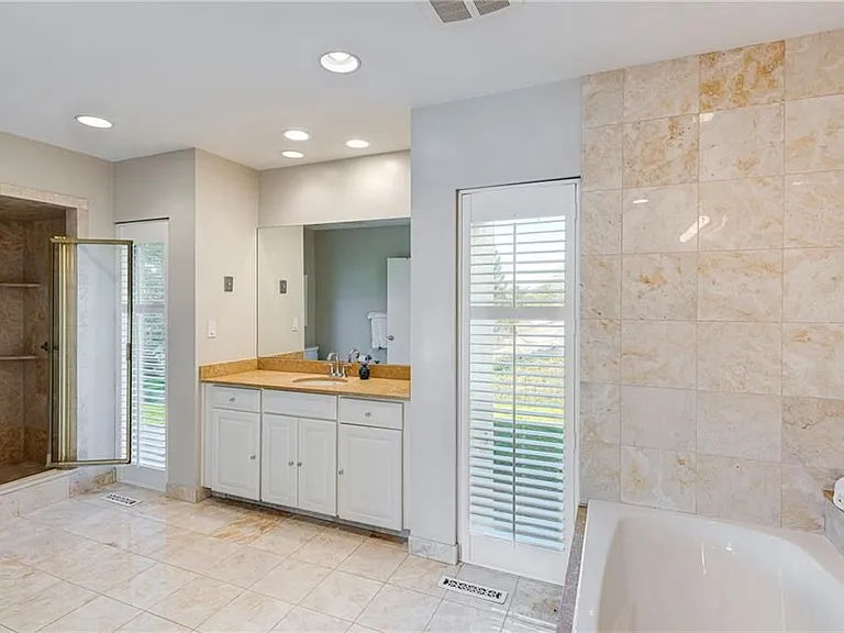 111 Ocean Ave — Photo 32