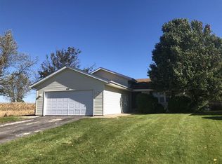 870 S Trainer Rd, Rockford, IL 61108