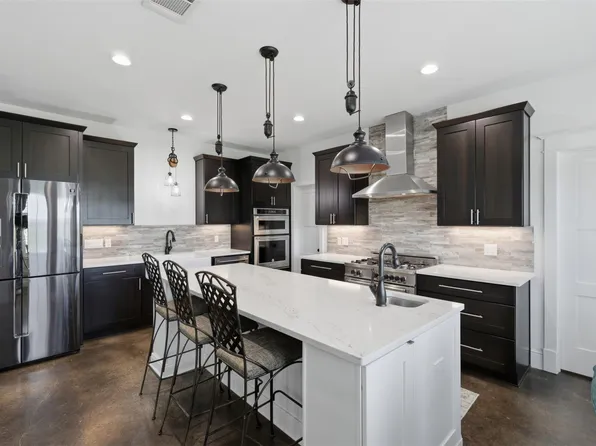 5330 Indian Trail Ln, Brenham, TX 77833