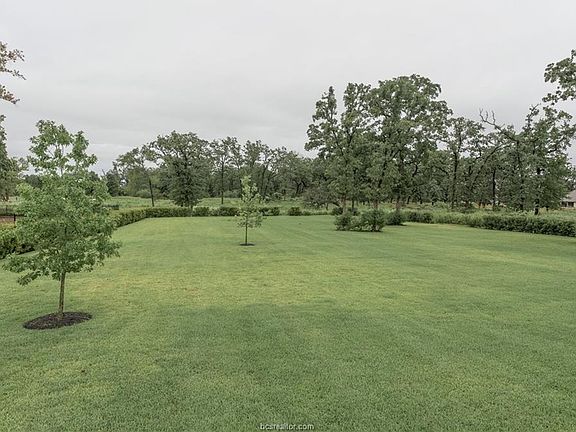 5th image of 9952 Lancaster Dr