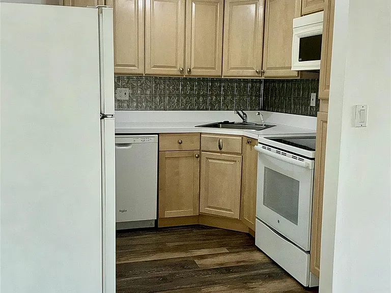 31 Cottage Dr — Photo 5