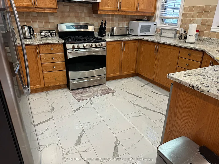 8 Woodcock Ave #MAIN — Photo 10