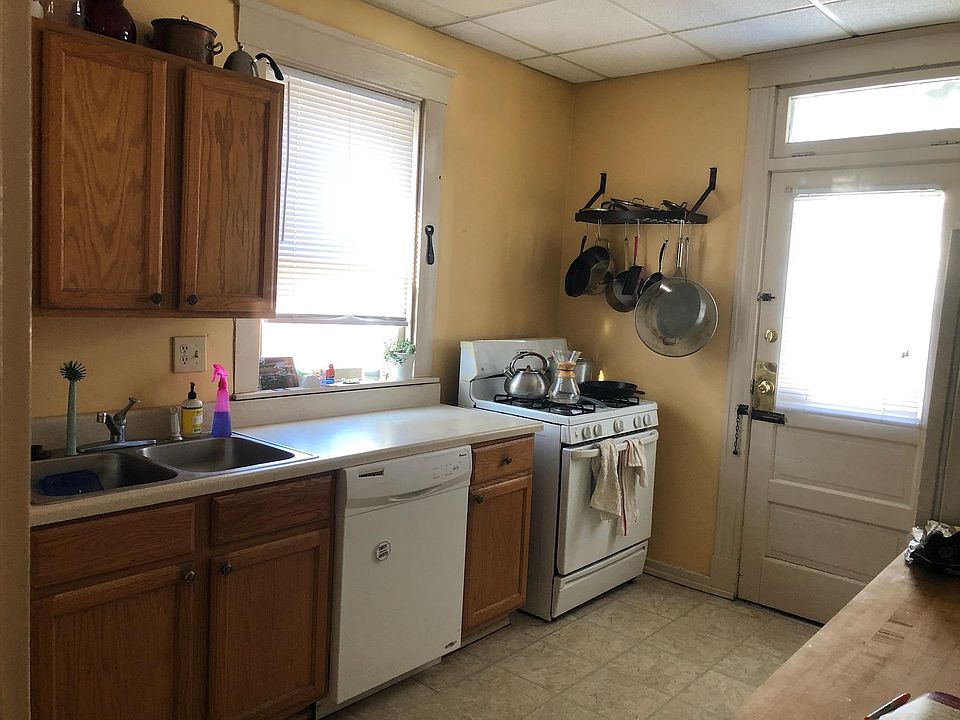 2nd image of 2902 Markbreit Ave