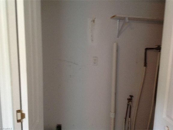 5th image of 2228 Bradley St