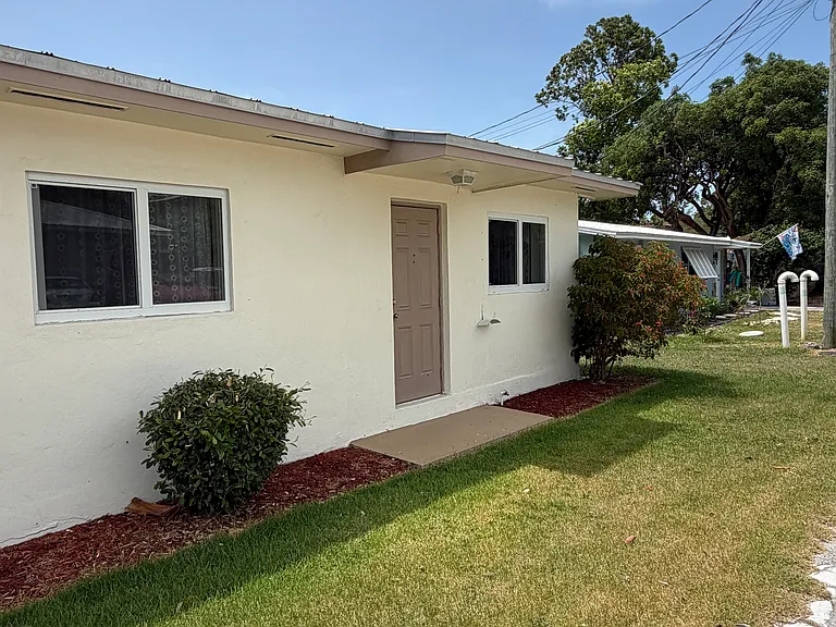 107 Rock Harbor Dr — Photo 23
