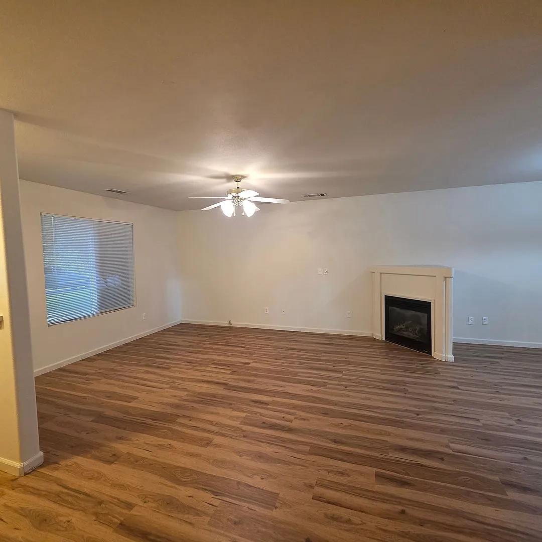 *Move In Special $500 Off First Months Rent*3 Bed 2 Bath House Located In The Ravenwood Subdivisi... — Photo 1