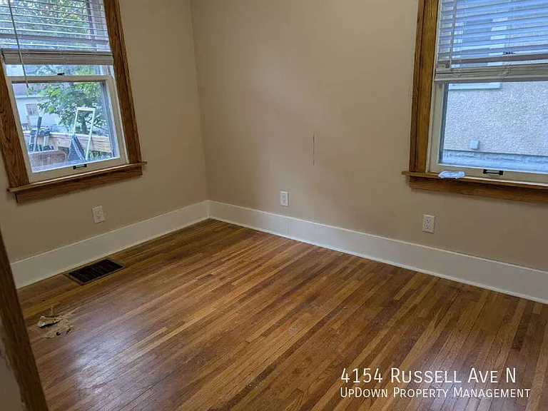 4154 Russell Ave N — Photo 10