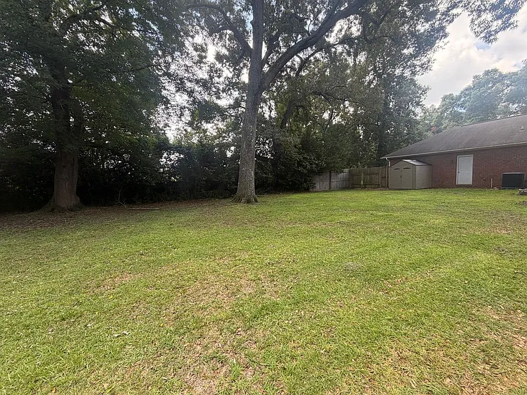 3290 Valencia Dr — Photo 37