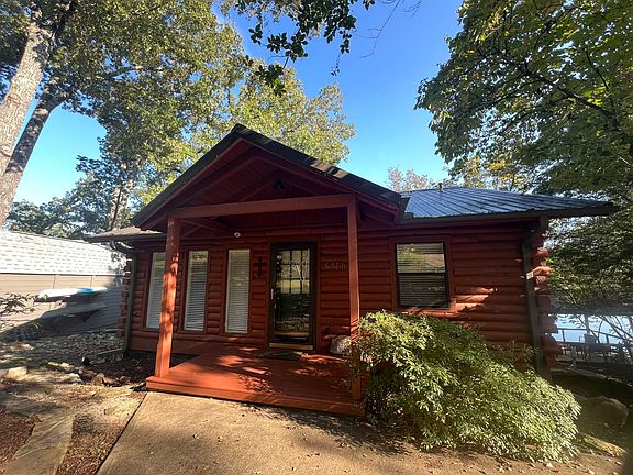 3rd image of 224 Robinhood Ln