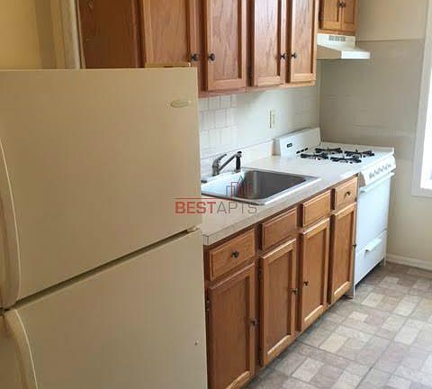 5th image of 725 9th Ave APT 3D