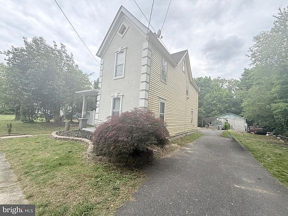 4th image of 160 W Lincoln St