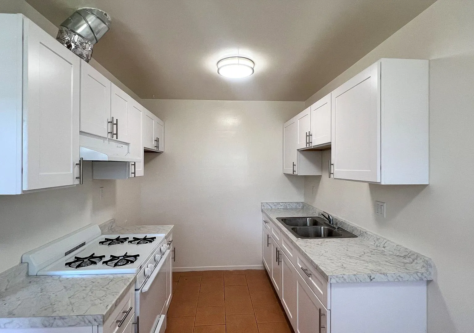 1501 E South — Photo 1