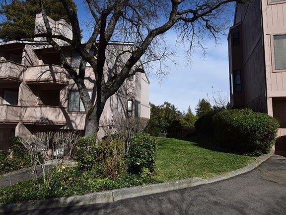 3rd image of 100-158 Pacific Ave #152