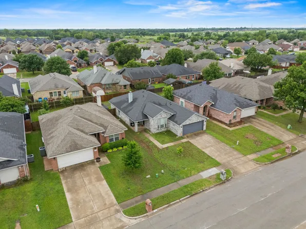 119 Lipan St, Greenville, TX 75402
