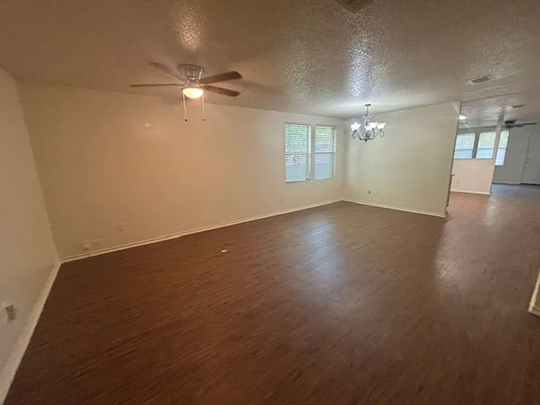 1008 Stone Chapel Way — Photo 7