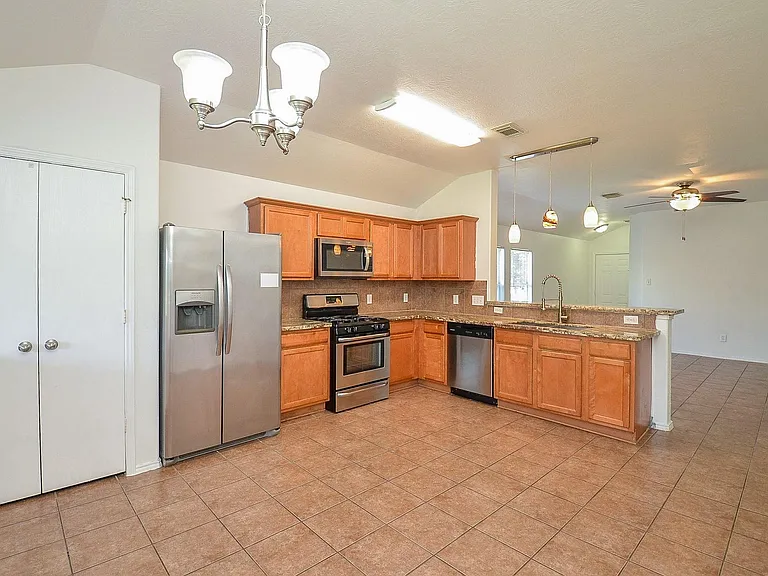 18142 Sorrell Oaks Ln — Photo 13
