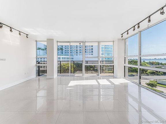 5th image of 600 NE 36th St APT 501