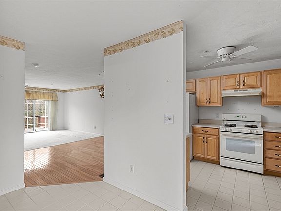 5th image of 903 Thayer St Unit 903