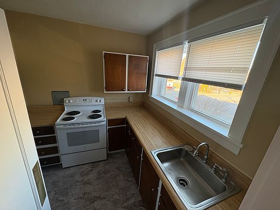 3rd image of 339 Jefferson Ave N APT G