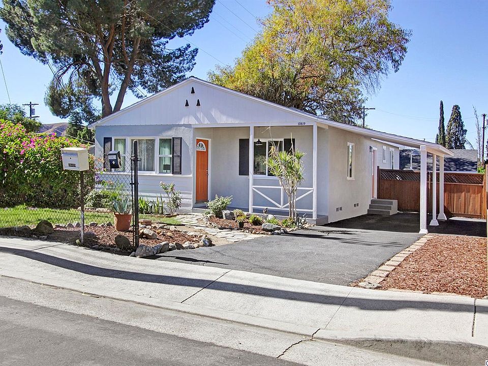 1st image of 10819 Scoville Ave
