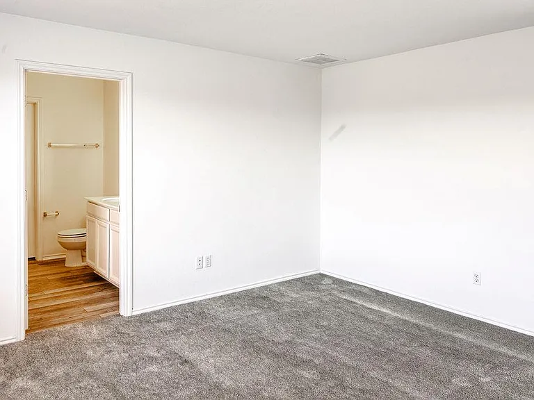 448 English Oak St — Photo 14