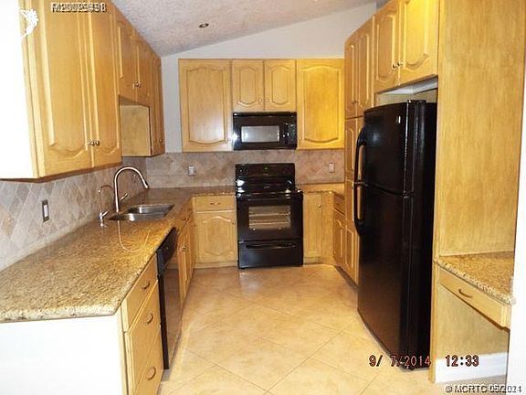 3rd image of 1272 SW Amboy Ave
