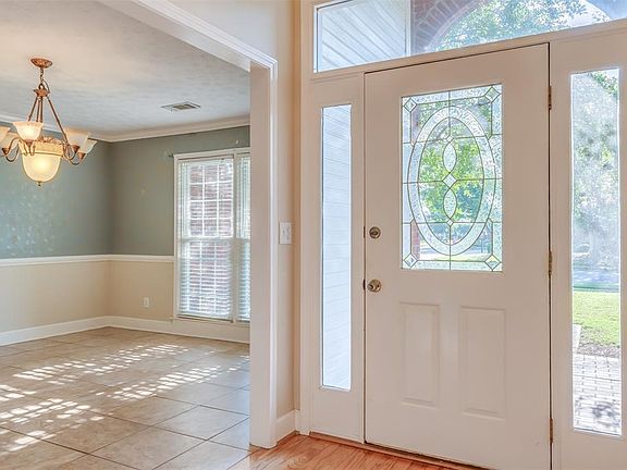 3rd image of 8636 Sturbridge Dr