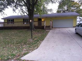 715 Crestview Dr, Mt Zion, IL 62549