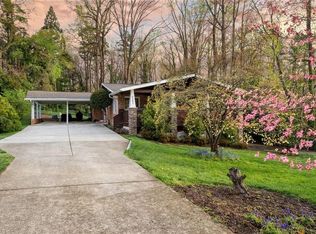 3241 Paddington Ln, Winston Salem, NC 27106